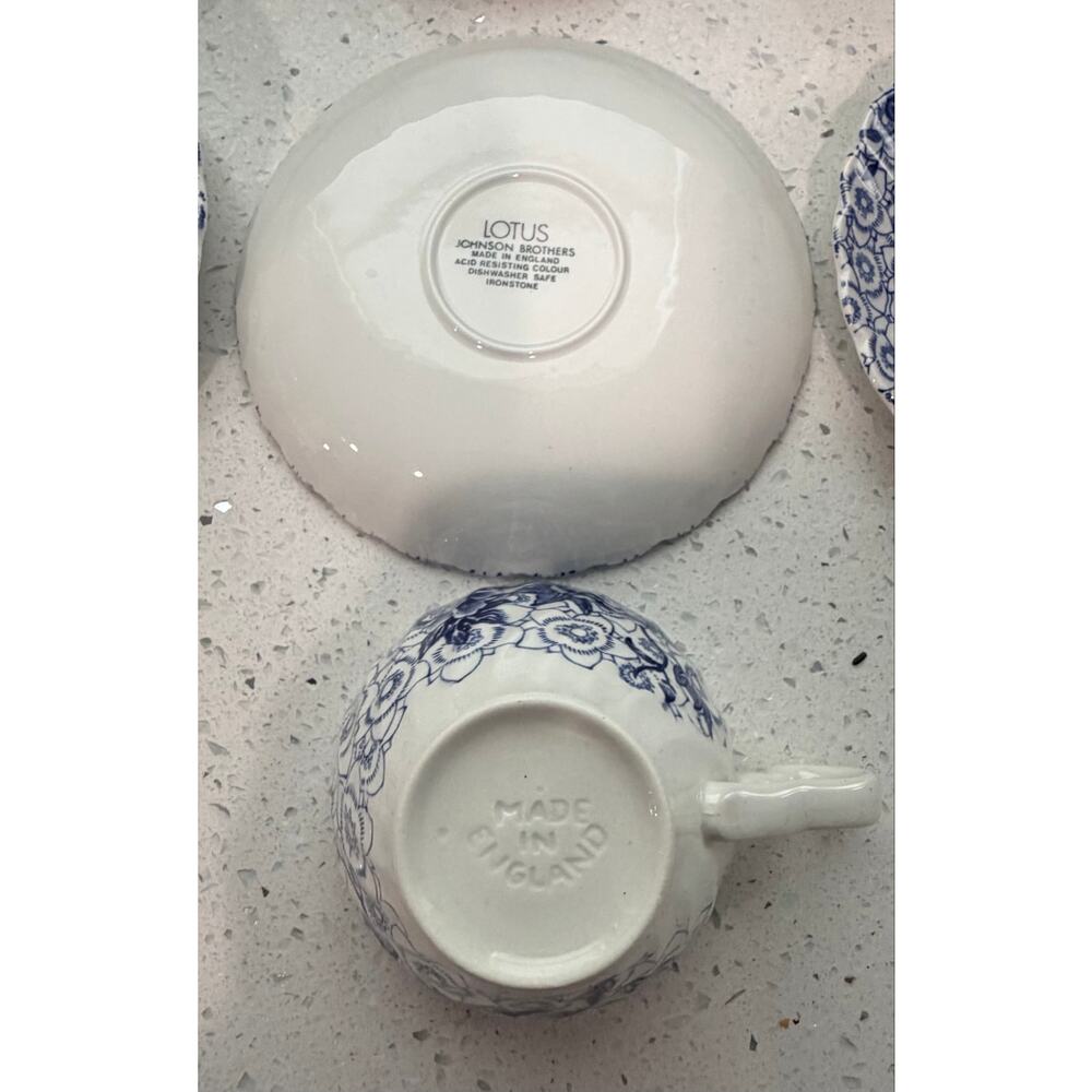 Set of 8 Johnson Brothers 'Lotus' Cup And Saucer- Blue Design - Picture 3 of 5